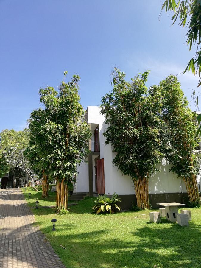 Вилла Oak Residencies Кирибатгода Экстерьер фото